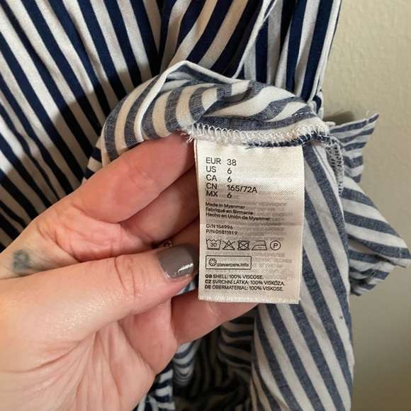 H&M Divided | Blue & White Striped Romper | Size 6/Small - Picture 7 of 8